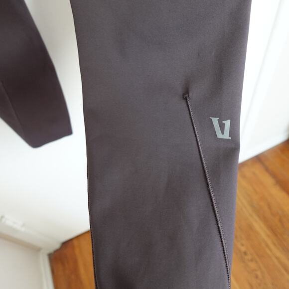 Vuori Women's Charcoal Leggings - Picture 10 of 12